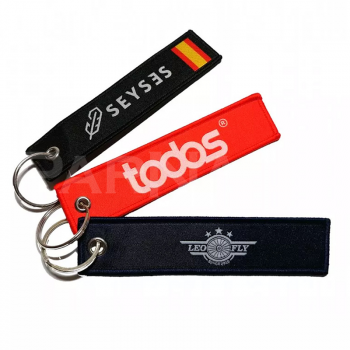 Austs vai izšūts auduma piekars