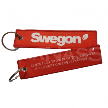 Austs vai izšūts auduma piekars