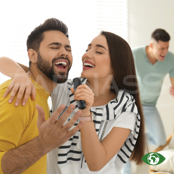 Karaoke skaļrunis un 2 mikrofoni SINGVIBE